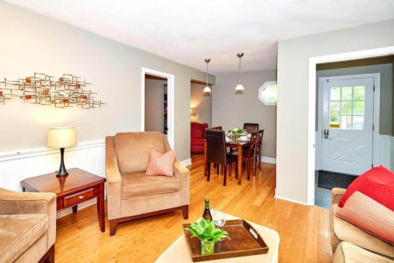 Maple Tree Cottage License # 058-2022 Niagara-on-the-Lake Bagian luar foto