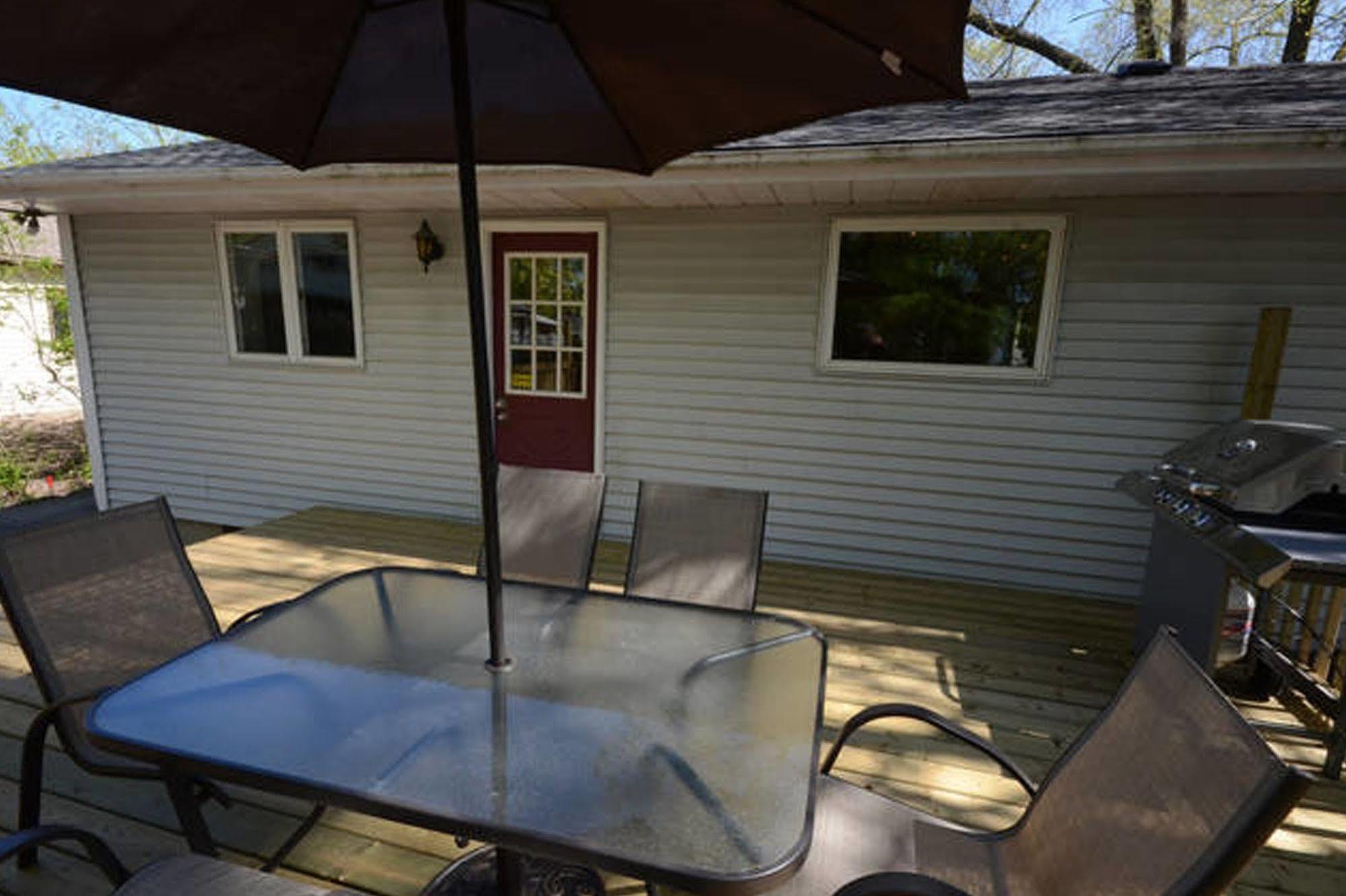 Maple Tree Cottage License # 058-2022 Niagara-on-the-Lake Bagian luar foto